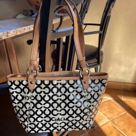 Coach mini pouch bag. - Picture 1 of 4